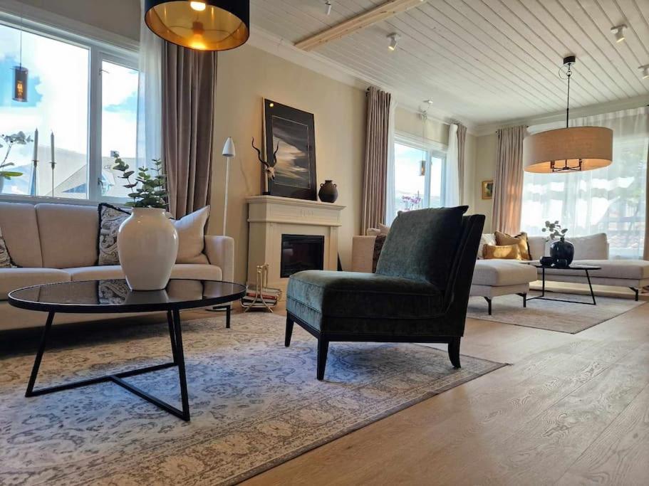 Villa Close To The City Centre Tromsø Exteriör bild